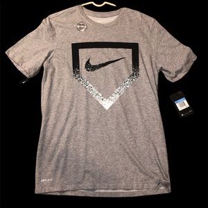 • Nike Baseball Shirt •